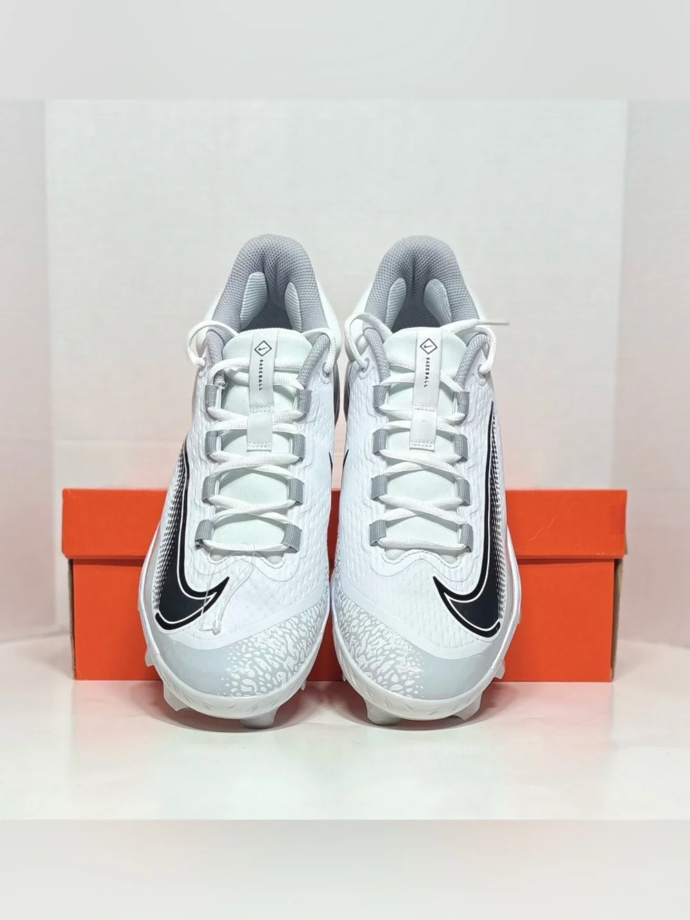 Size 11 Men’s Nike Alpha Huarache Elite 4 Low white Baseball Cleats FD6255-100
